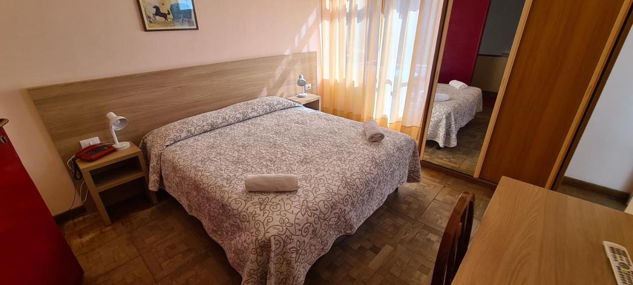 Hotel Colibri Finale Ligure Exterior foto