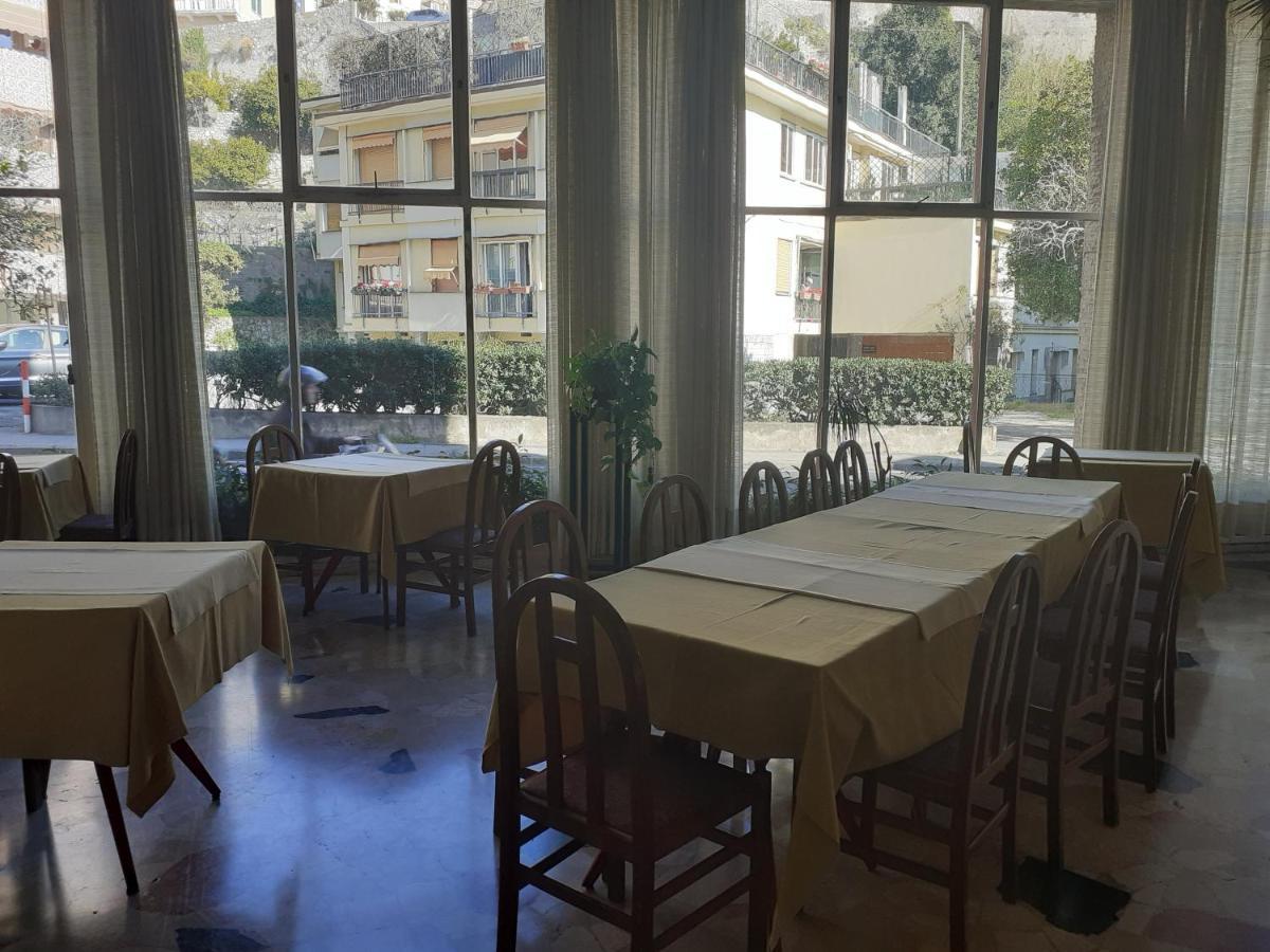 Hotel Colibri Finale Ligure Exterior foto
